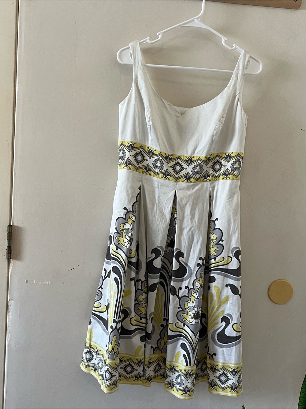 Maggy London | white yellow and grey empire waist a line pleated sleeveless dres